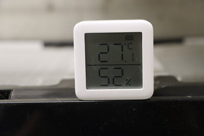 携帯と連動させて気温と湿度の変化をグラフで確認できる温湿度計.JPG